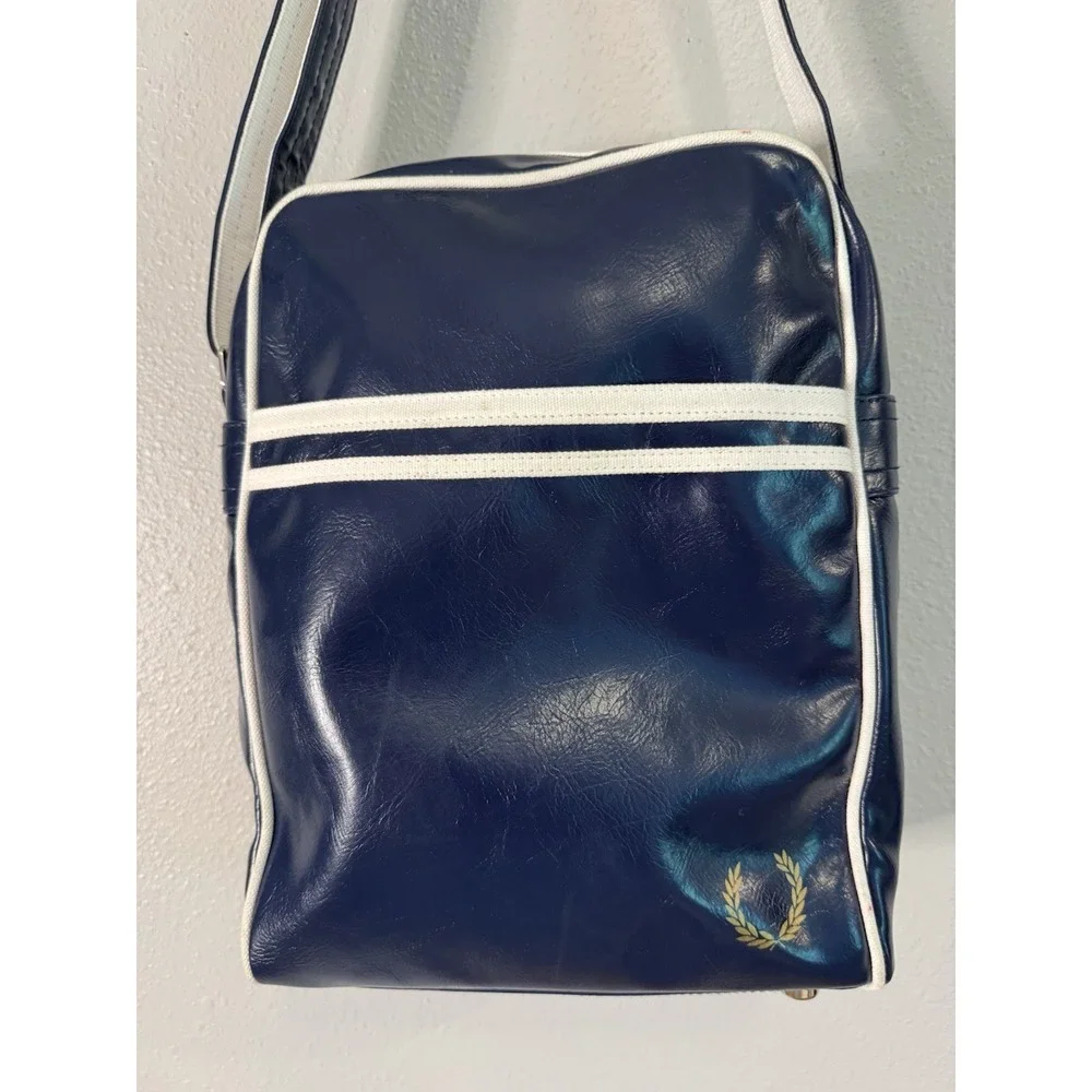 Fred Perry Navy White Flight Bag Crossbody Messenger Laurel Wreath Retro Y2K